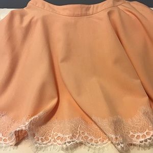 Ladies Peack Flare Skirt Zippered Medium